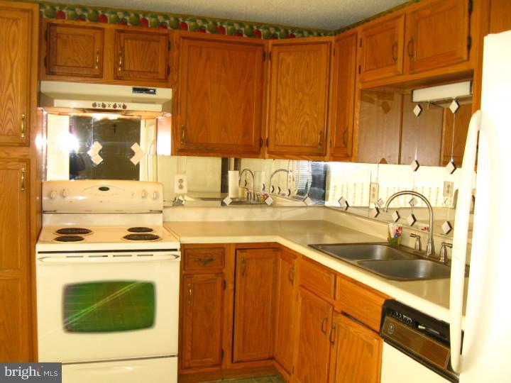 135 Media Road Oxford, PA 19363 - Photo 7 of 25 Gallery Image 7