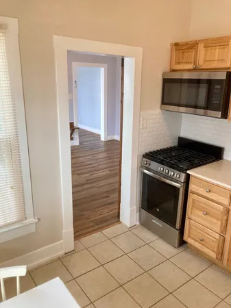$950 | 3809 Avenue O, Unit FRONT, Galveston, TX 77550