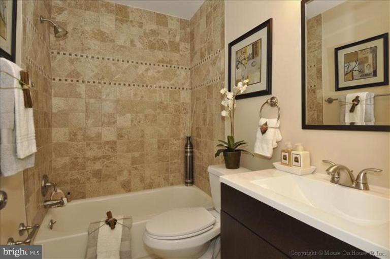 11801 Judson Road Silver Spring, MD 20902 - Photo 15 of 21 Main Level Bath