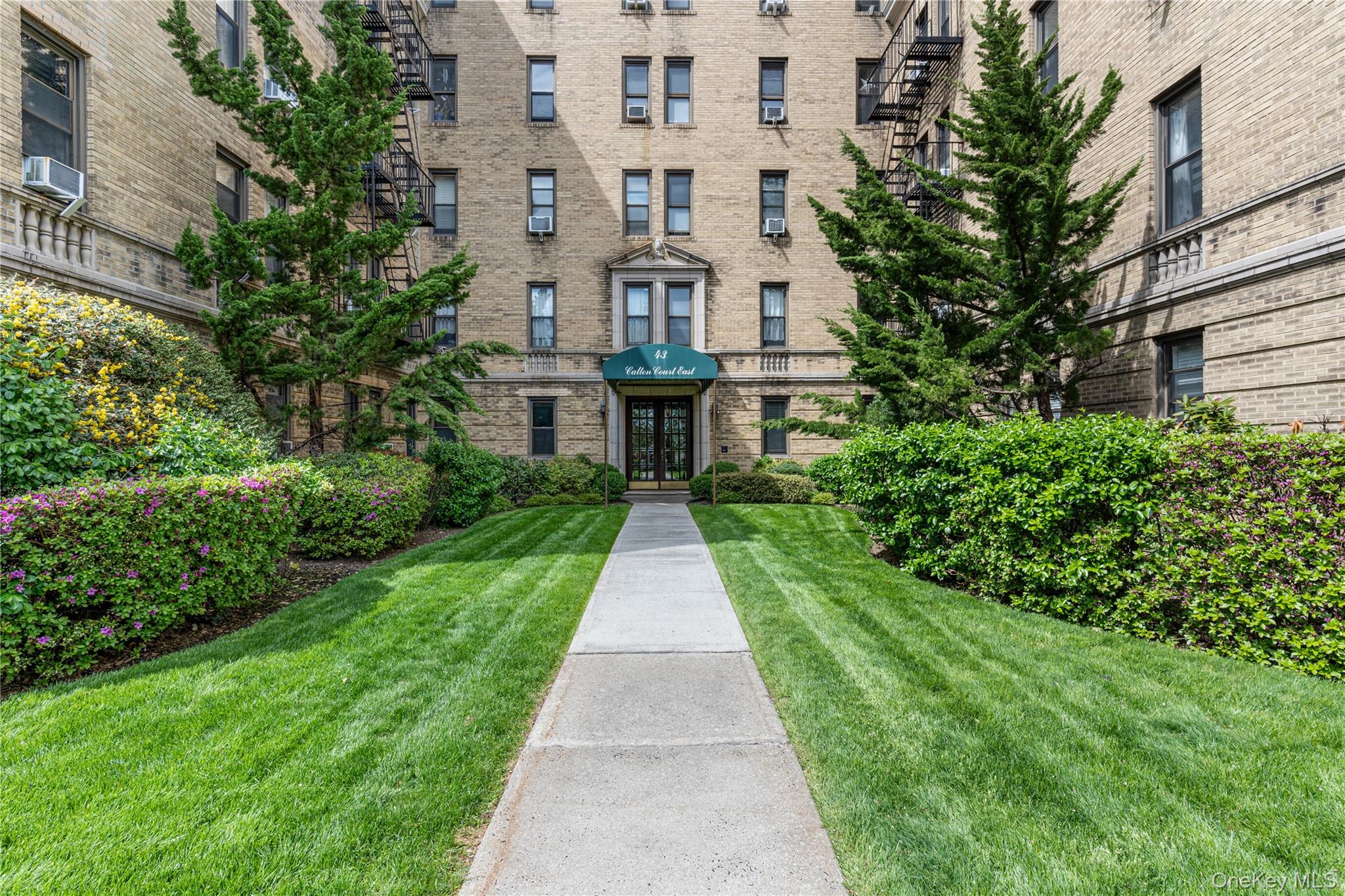 43 Calton Road, Unit 2K New Rochelle, NY 10804 - Photo 2 of 17