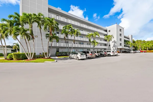 $285,000 | 170 Southeast 5th Avenue, Unit 103, Dania Beach, FL 33004
