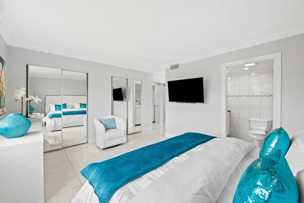 $285,000 | 170 Southeast 5th Avenue, Unit 103, Dania Beach, FL 33004