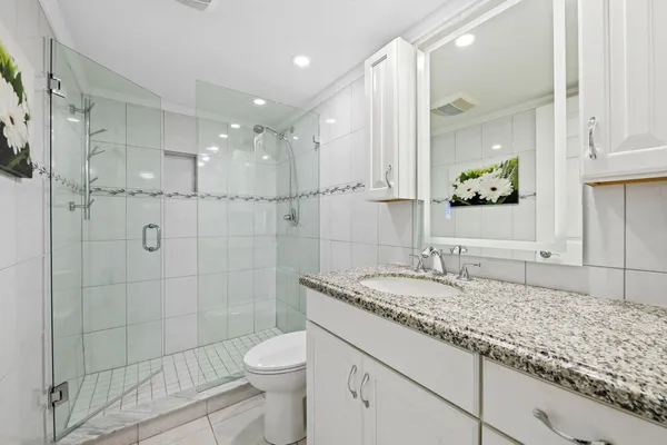 $285,000 | 170 Southeast 5th Avenue, Unit 103, Dania Beach, FL 33004