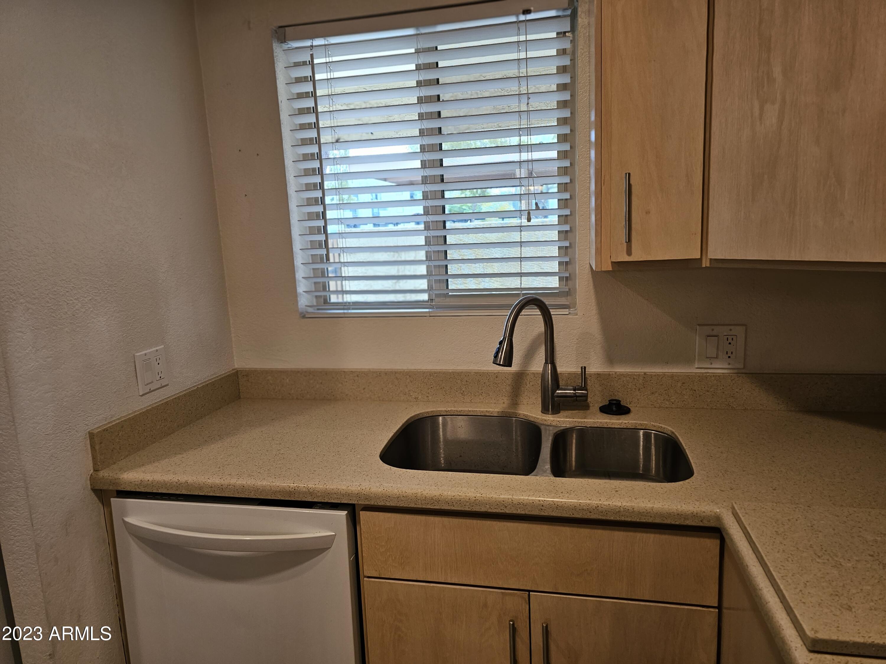 4150 East Cactus Road, Unit 102 Phoenix, AZ 85032 - Photo 19 of 22 20230912_102339