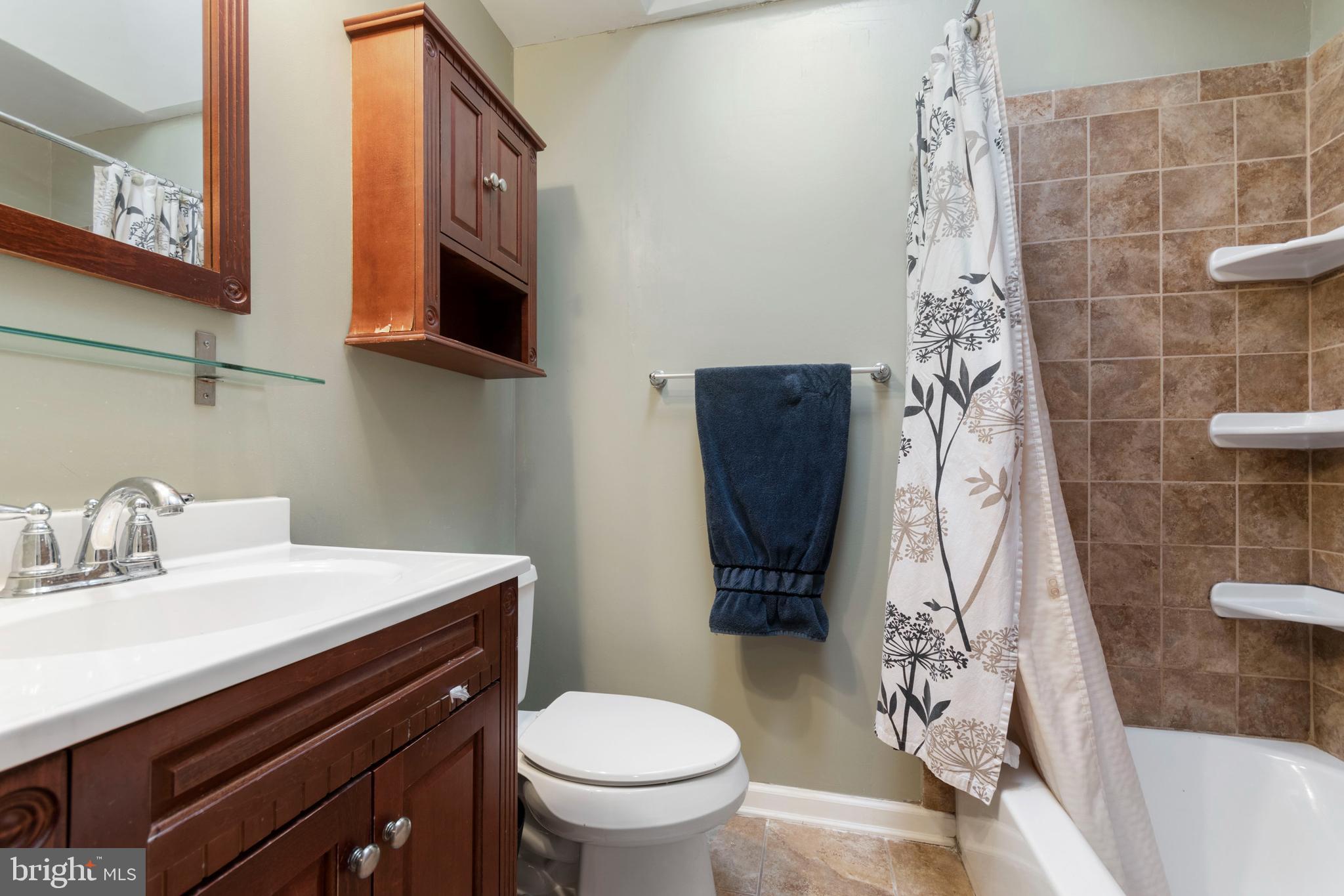 5317 Delmar Road Clifton Heights, PA 19018 - Photo 18 of 23 Full Hall Bath
