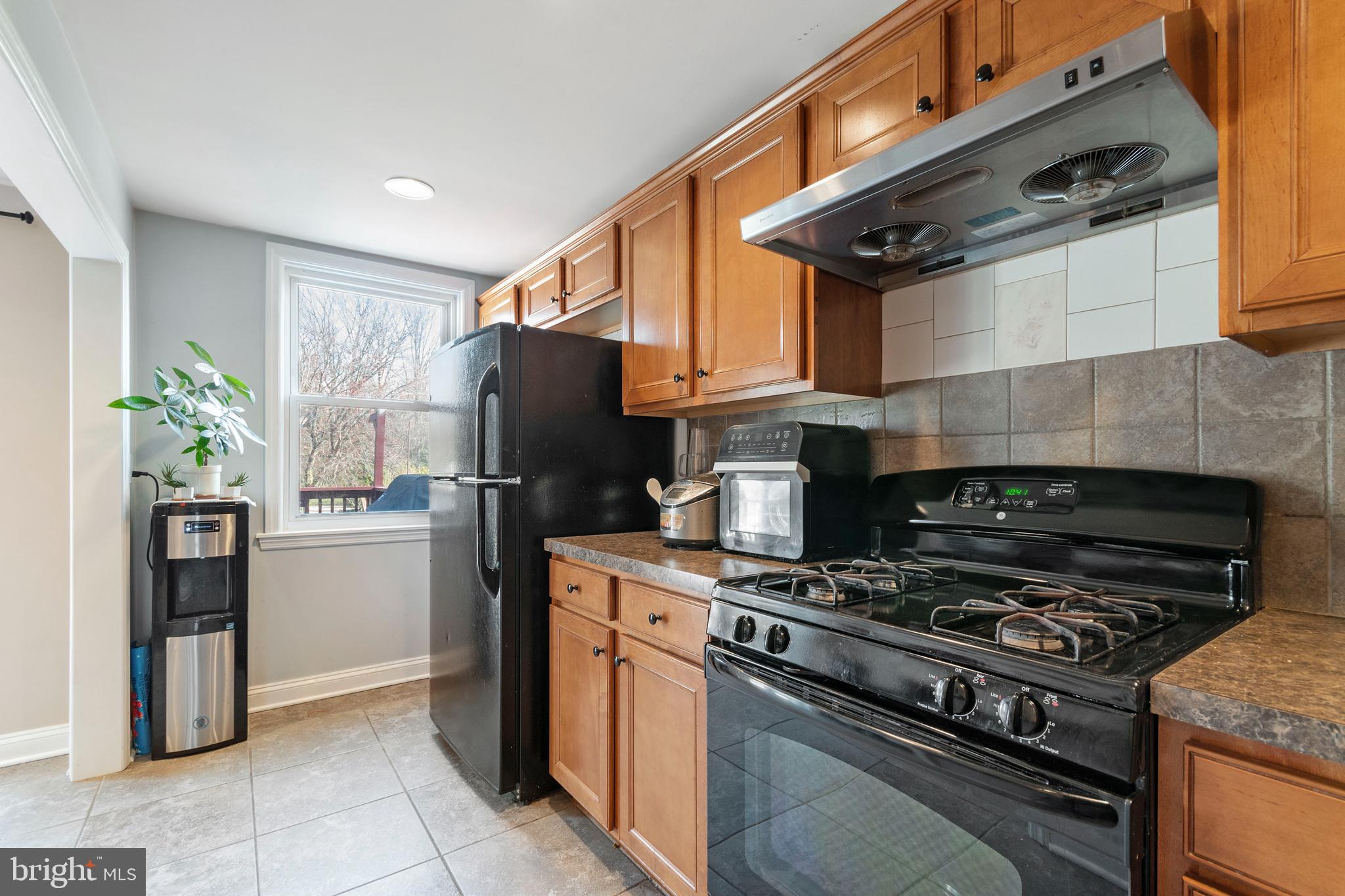 5317 Delmar Road Clifton Heights, PA 19018 - Photo 9 of 23 Kitchen