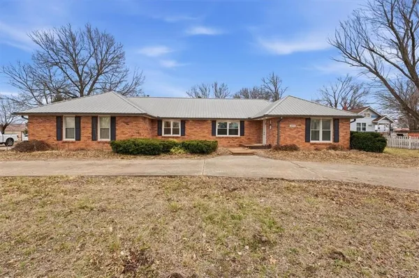 $450,000 | 1005 North Old Highway, Adrian, MO 64720