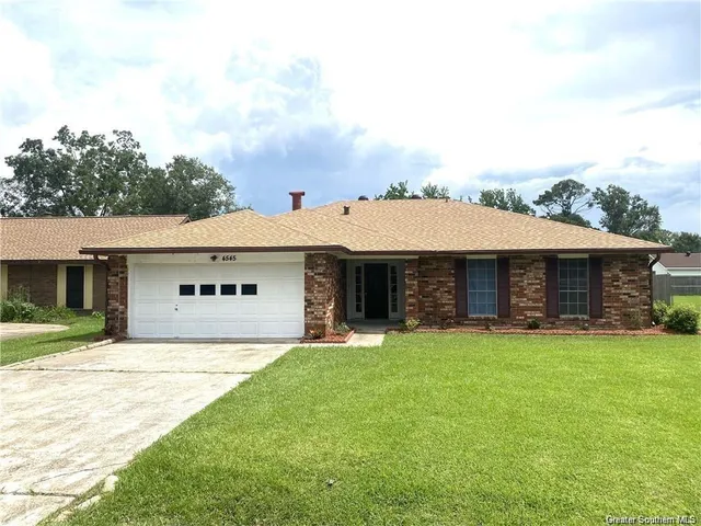 $259,000 | 4545 West Meadow Lane, Lake Charles, LA 70605