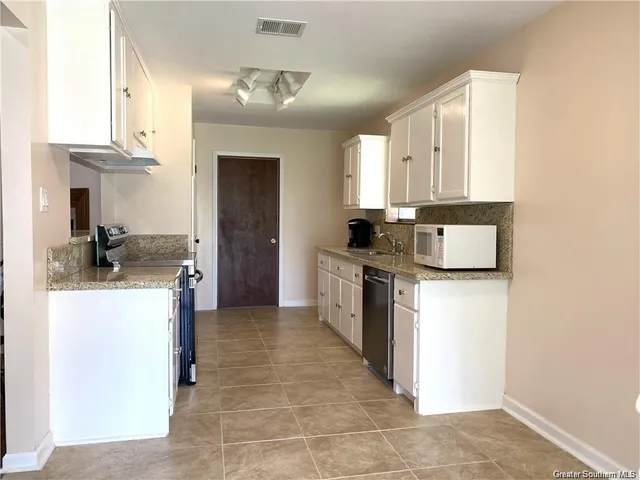 $259,000 | 4545 West Meadow Lane, Lake Charles, LA 70605