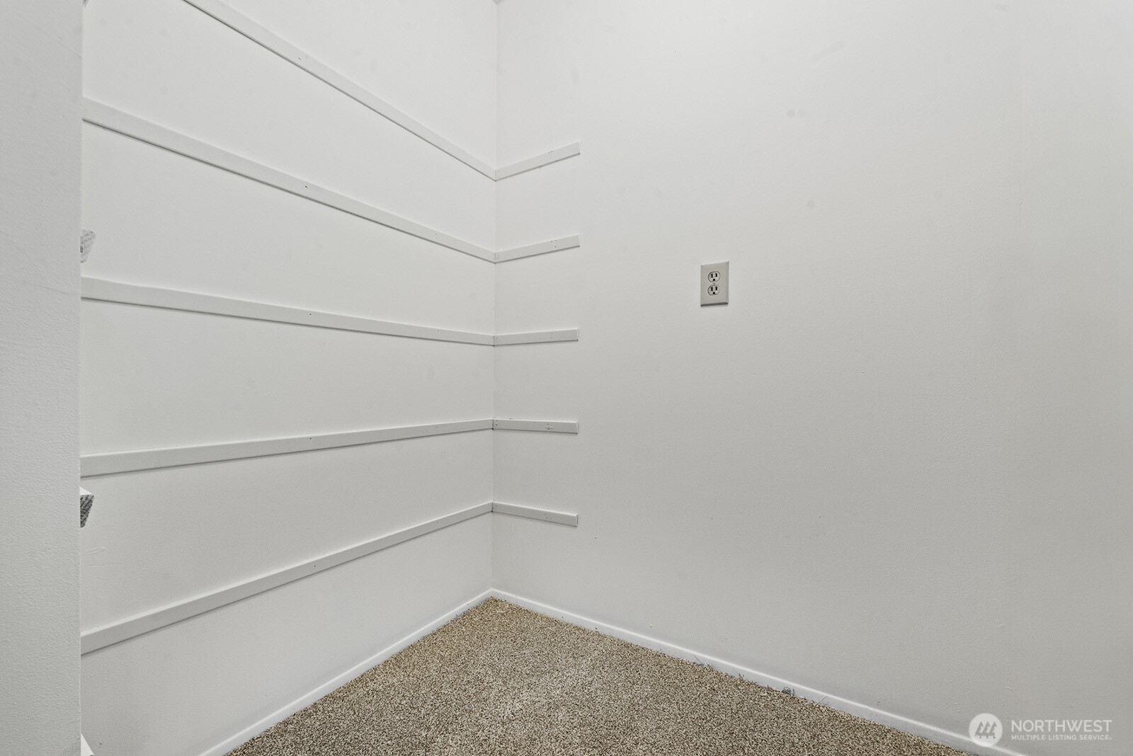 610 Aloha Street, Unit 404 Seattle, WA 98109 - Photo 20 of 23 a view of an empty walk in closet