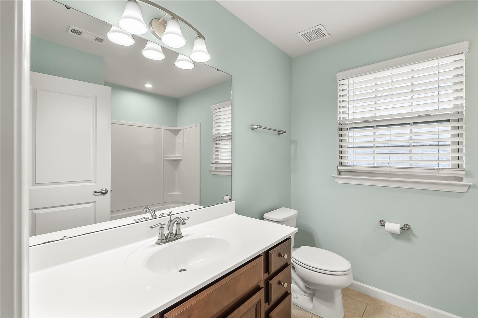 3204 Garrett Lane Columbia, TN 38401 - Photo 29 of 33 a bathroom with a sink and a mirror