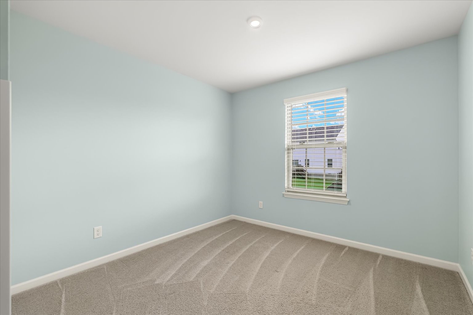 3204 Garrett Lane Columbia, TN 38401 - Photo 31 of 33 an empty room with a window