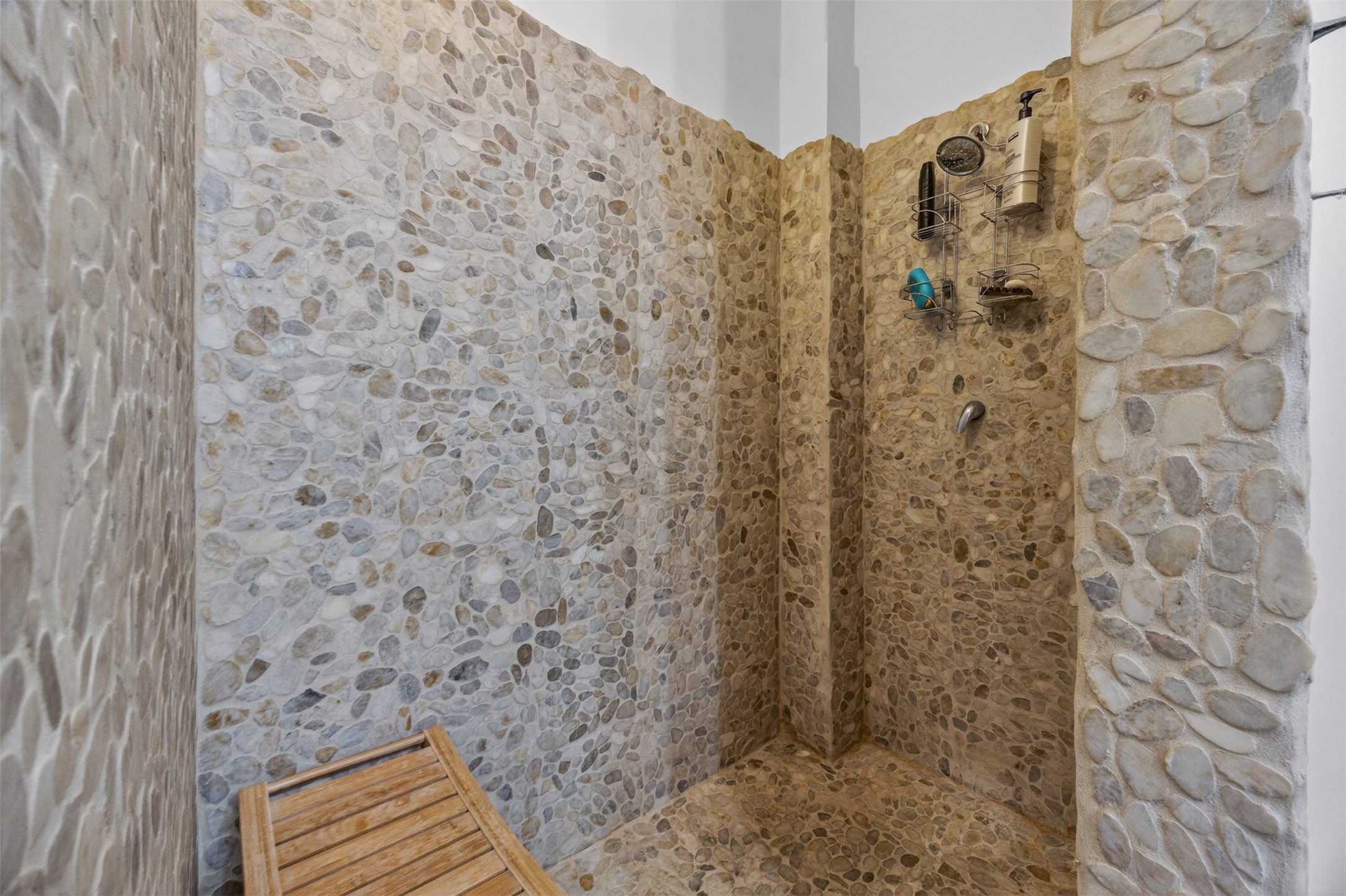 705 Main Street, Unit 513 Houston, TX 77002 - Photo 15 of 22 a bathroom with a shower