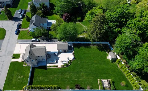 $849,999 | 16 West Street, West Islip, NY 11795