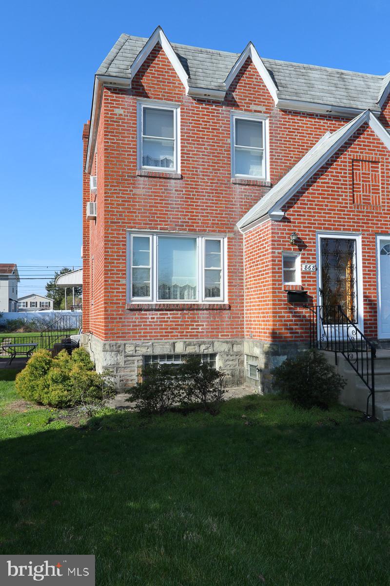 868 Medway Road Philadelphia, PA 19115 - Photo 4 of 56 Front exterior