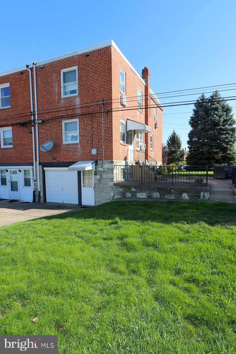 868 Medway Road Philadelphia, PA 19115 - Photo 53 of 56 Exterior rear of home