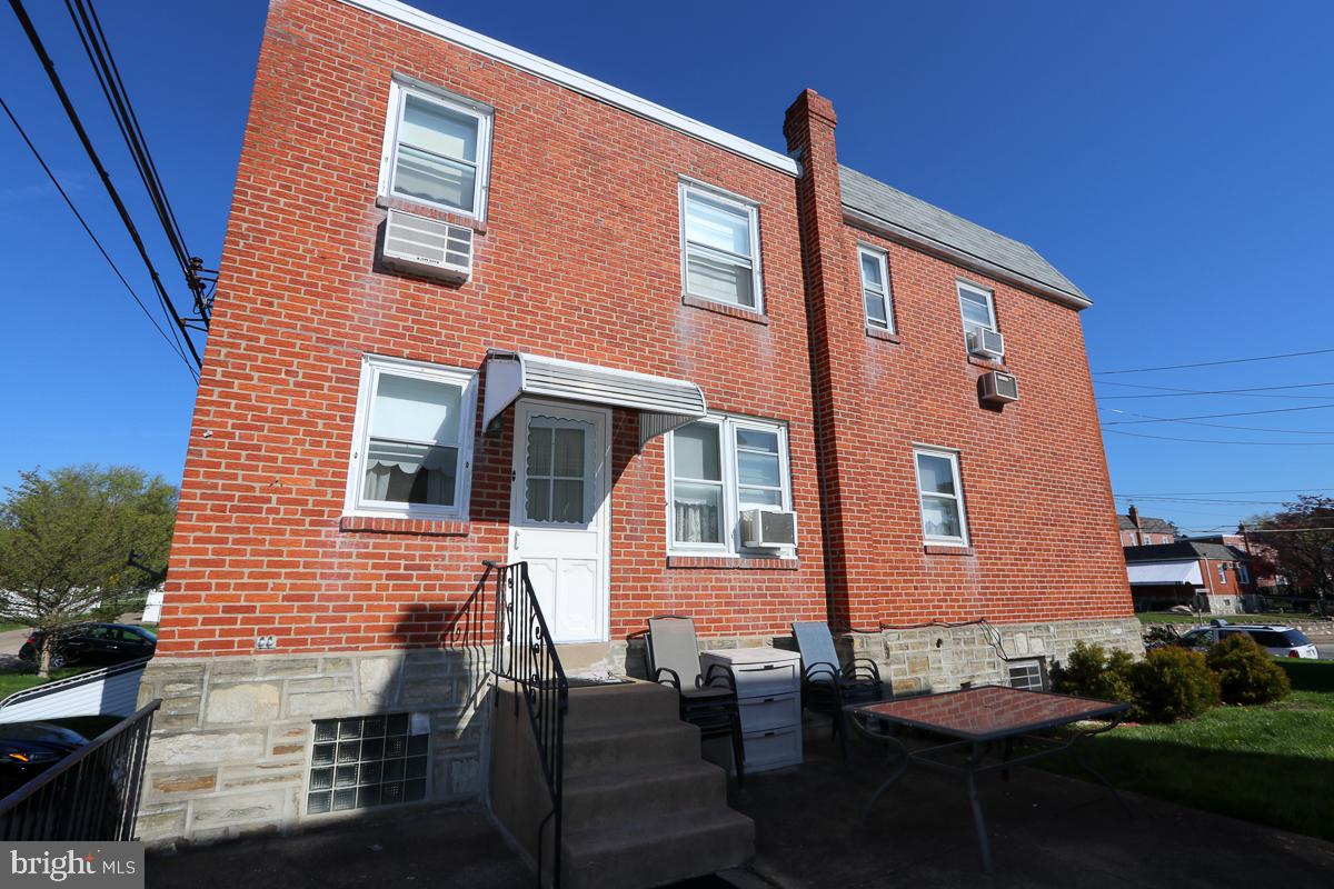 868 Medway Road Philadelphia, PA 19115 - Photo 6 of 56 Exterior side