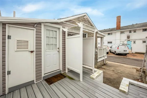 $3,600 | 195 Oceanview Avenue, Long Beach, NY 11561