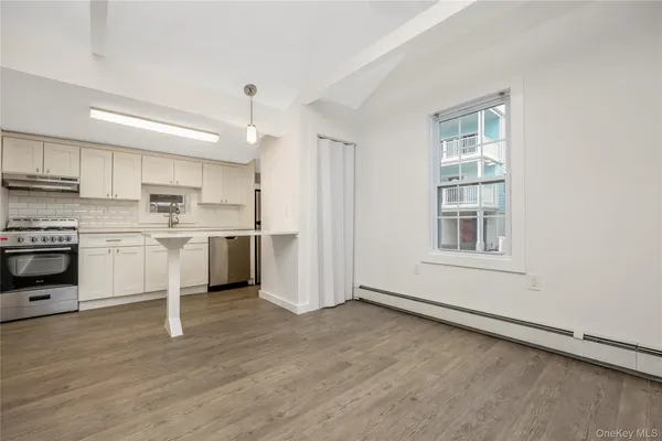 $3,600 | 195 Oceanview Avenue, Long Beach, NY 11561