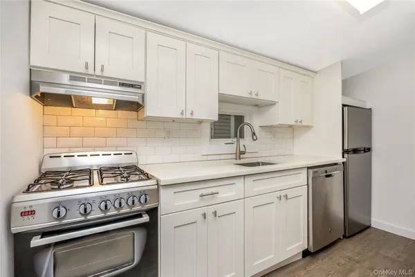 $3,600 | 195 Oceanview Avenue, Long Beach, NY 11561
