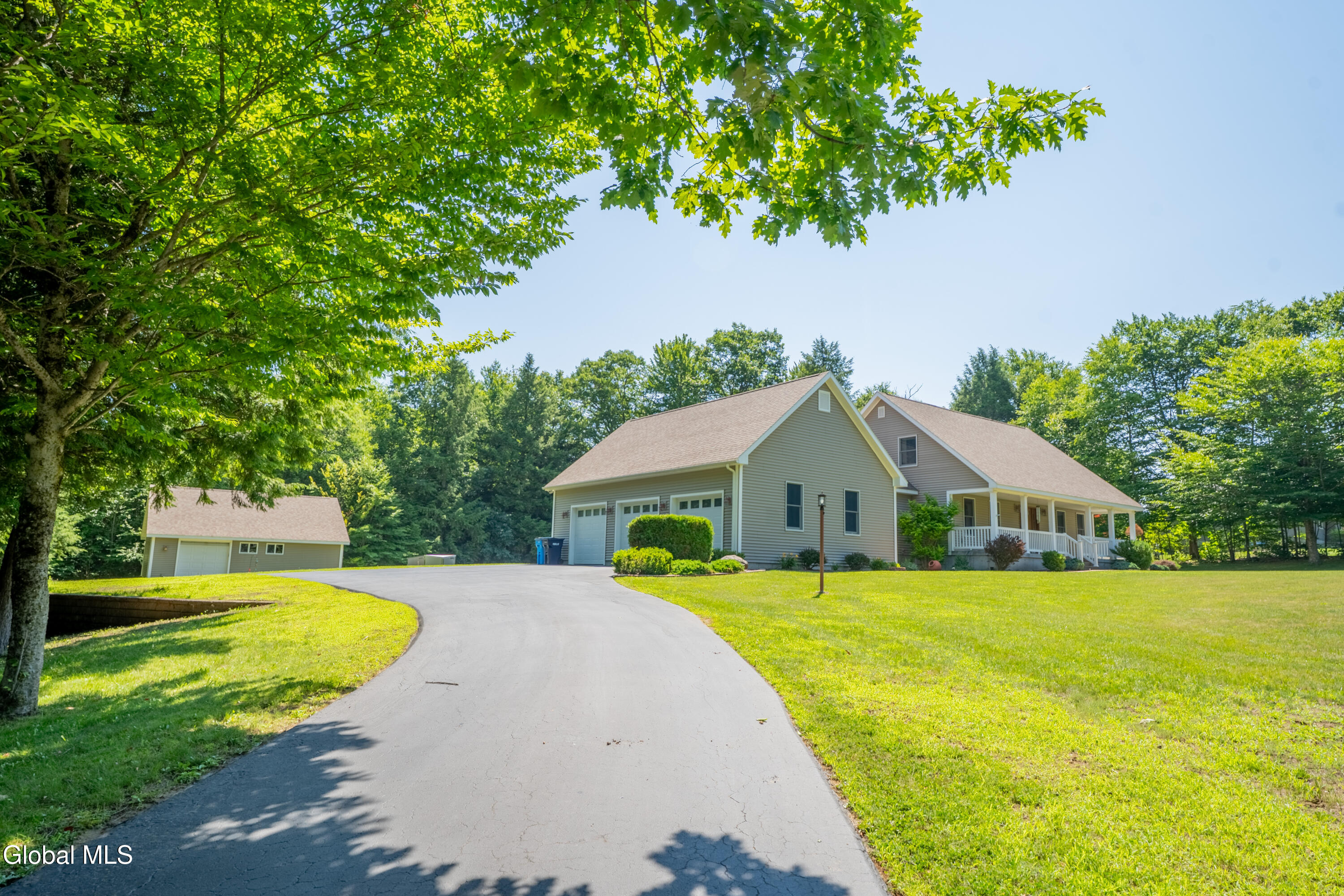 152 Memory Lane Perth, NY 12010 - Photo 2 of 37 152 Memory-34