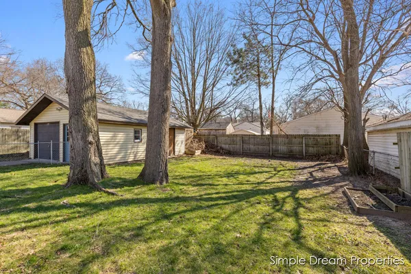 $300,000 | 4062 Oriole Avenue Southwest, Wyoming, MI 49509