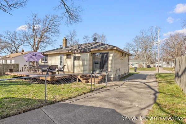 $300,000 | 4062 Oriole Avenue Southwest, Wyoming, MI 49509