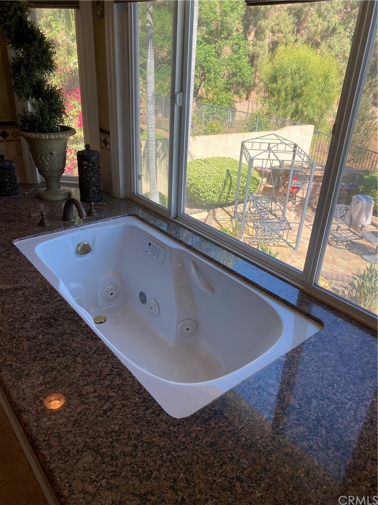 3 Rock Bluff Road Phillips Ranch, CA 91766 - Photo 18 of 35 Master jacuzzi tub