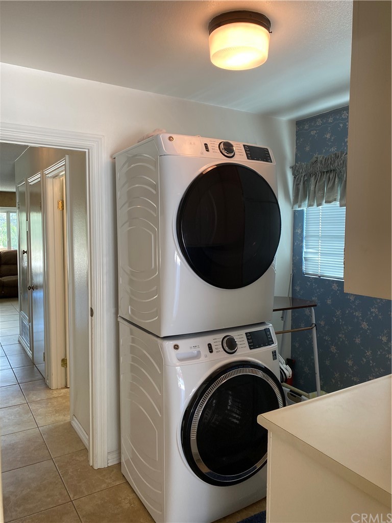 3 Rock Bluff Road Phillips Ranch, CA 91766 - Photo 5 of 35 Laundry room