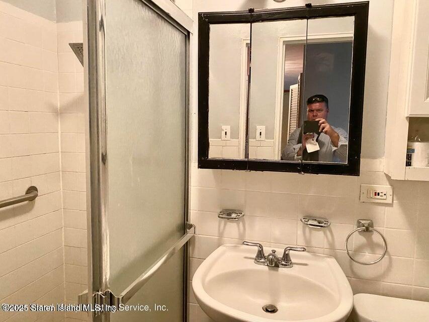 36 Hamilton Avenue, Unit 3A Staten Island, NY 10301 - Photo 5 of 10 36hambath3n