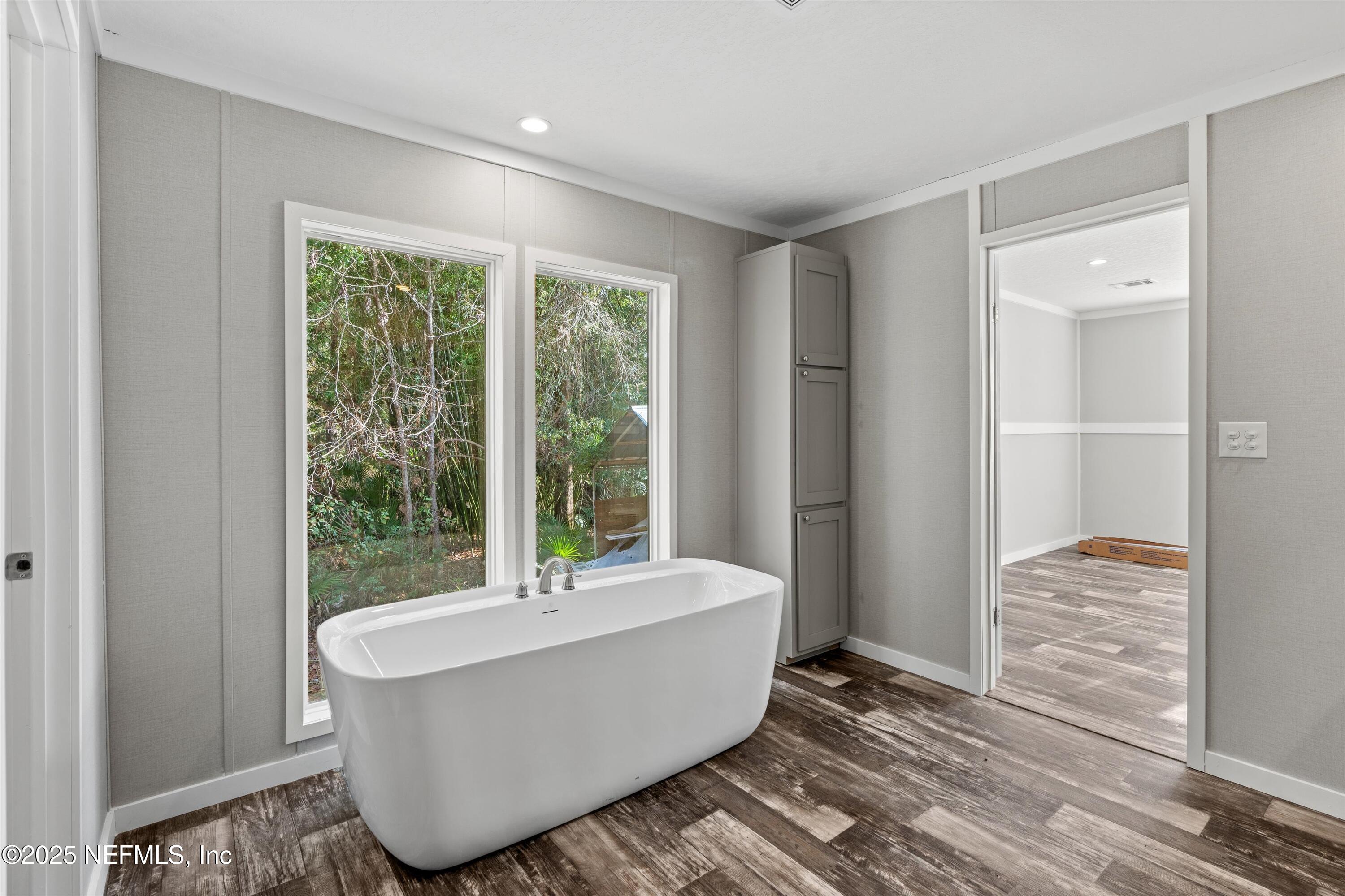 3153 Lannie Road Jacksonville, FL 32218 - Photo 14 of 27 14-Primary Bathroom