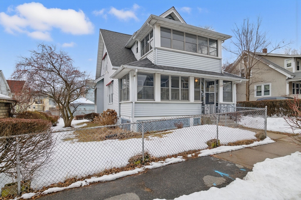 136 Albemarle Street Springfield, MA 01109 - Photo 3 of 28 Gallery Image 3