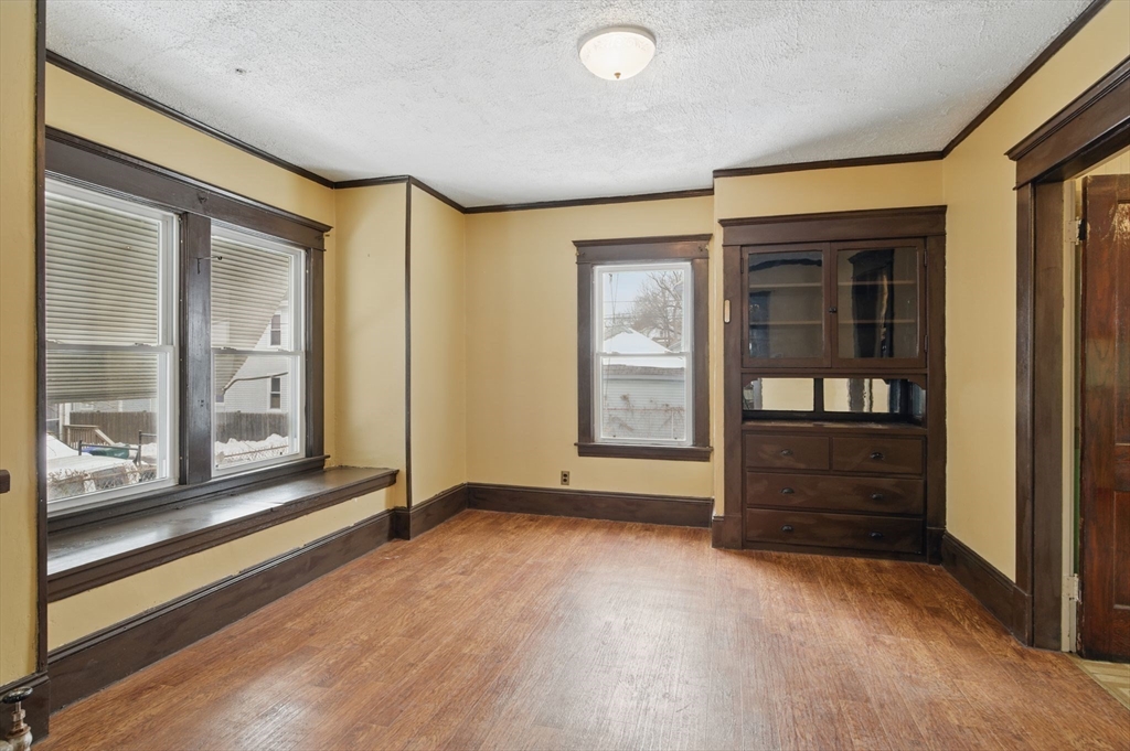 136 Albemarle Street Springfield, MA 01109 - Photo 9 of 28 Gallery Image 9