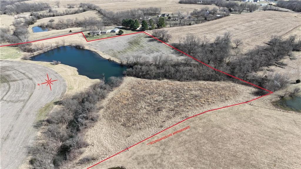 Southeast Kelsey Road Southeast St. Joseph, MO 64507 - Photo 2 of 25