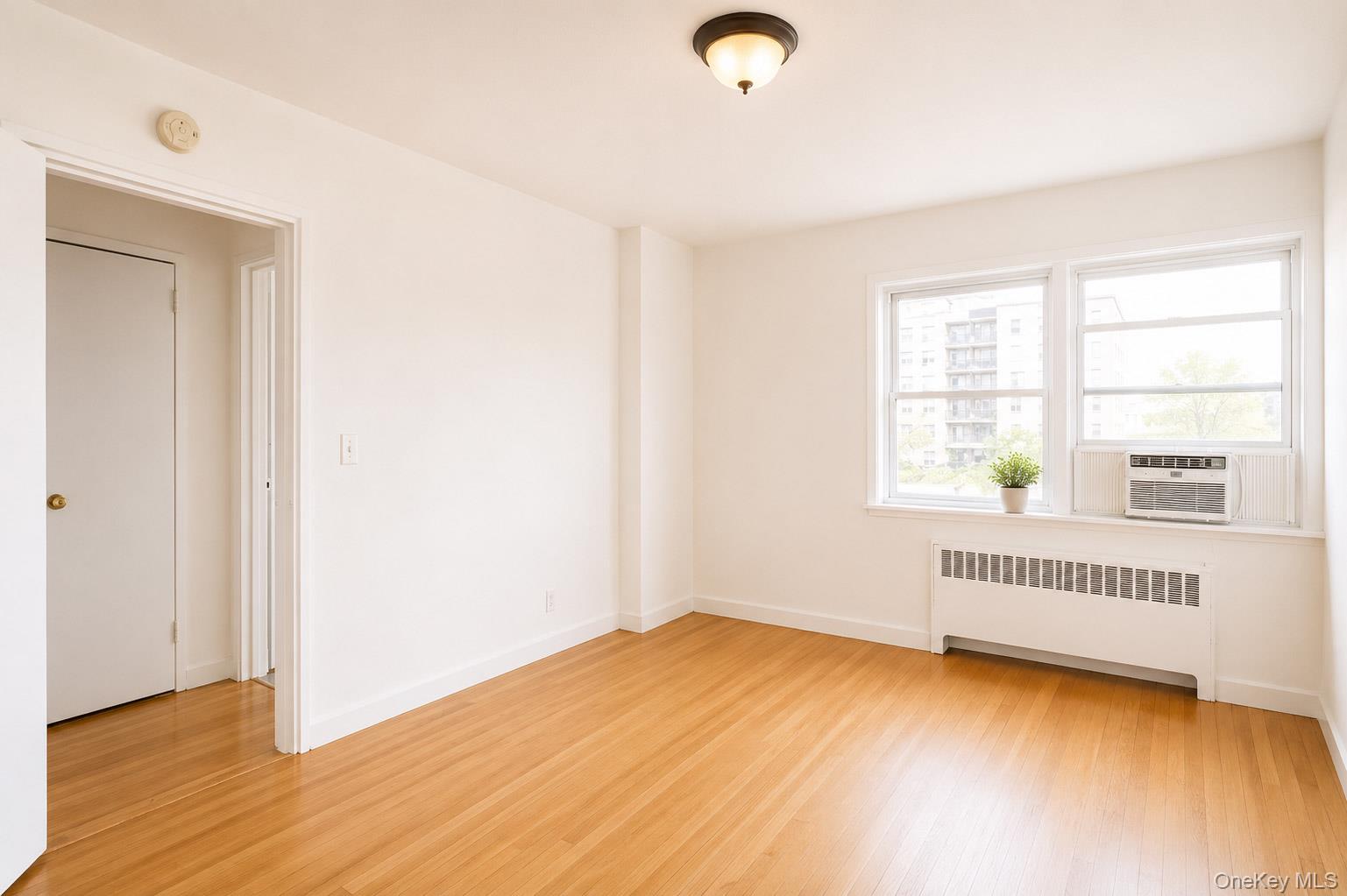 325 Shore Road, Unit 1E Long Beach, NY 11561 - Photo 10 of 14