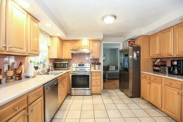 $899,900 | 257 Howe Street, Methuen, MA 01844