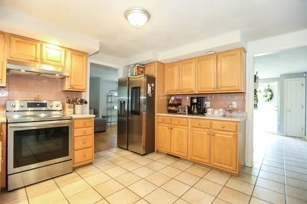 $899,900 | 257 Howe Street, Methuen, MA 01844