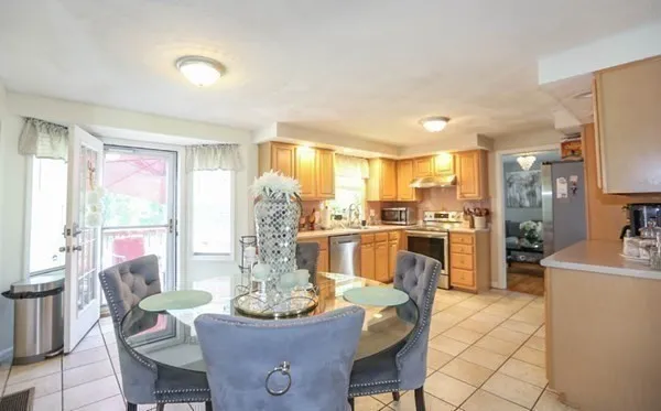 $899,900 | 257 Howe Street, Methuen, MA 01844