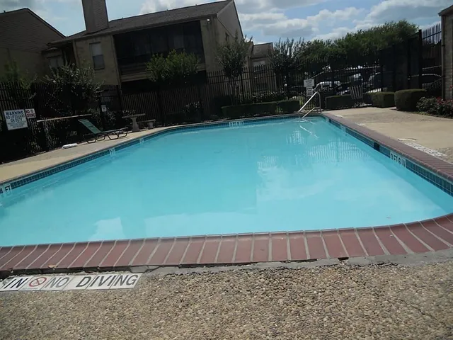 $130,000 | 10555 Turtlewood Court, Unit 2003, Houston, TX 77072