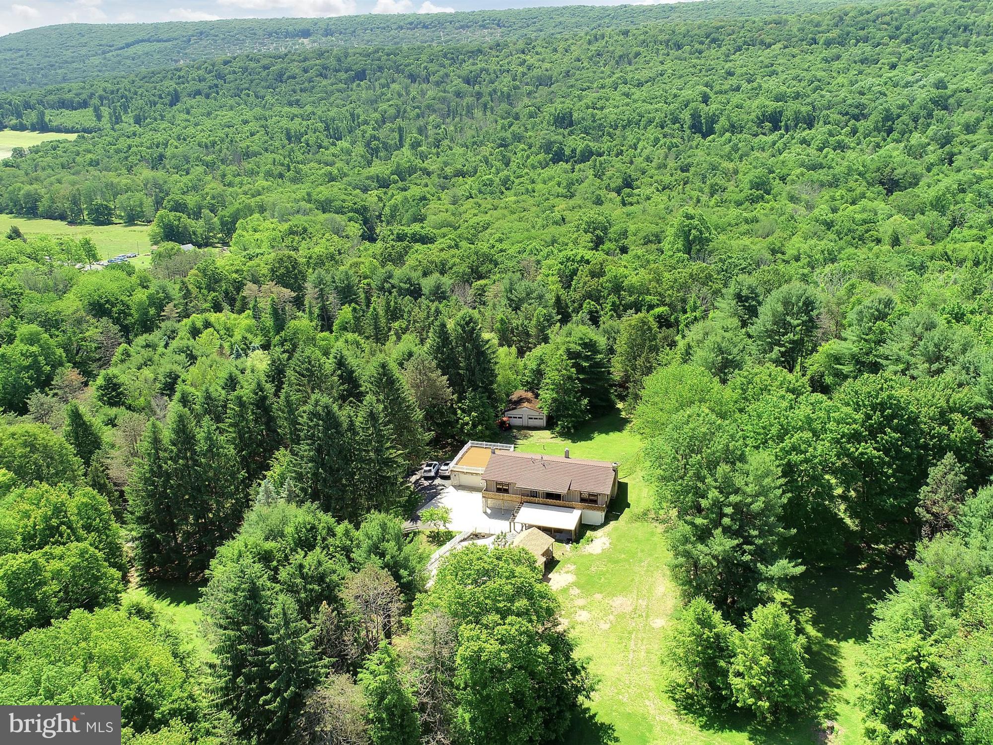 60 ACRES OF PRIVACY.. SECLUSION .. ENCHANTMENT