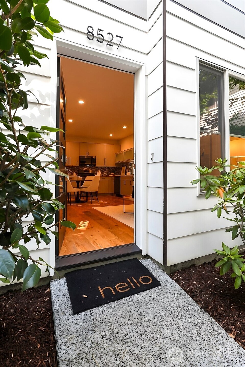 8527 Interlake Avenue North Seattle, WA 98103 - Photo 2 of 38 Gallery Image 2
