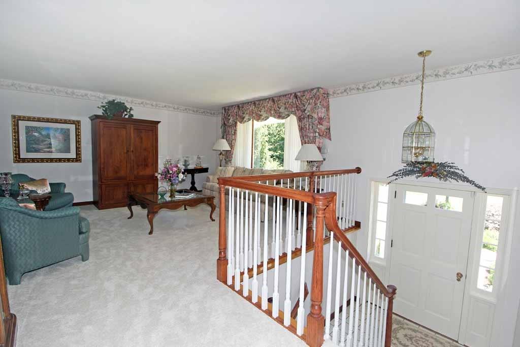 333 Linnwood Road Eighty Four, PA 15330 - Photo 3 of 25 LOVELY LIGHT AND BRIGHT LIVING ROOM WITH NEUTRAL DECOR