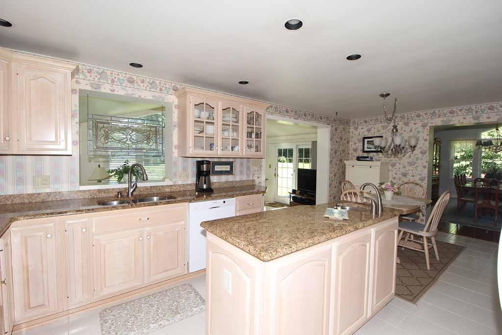 333 Linnwood Road Eighty Four, PA 15330 - Photo 10 of 25 VIEW OF KITCHEN LOOKING IN TO SPACIOUS DINING ROOM, WHICH IS AN ADDITION
