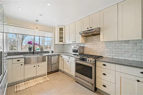 $1,399,000 | 191 Dunwoodie Street, Yonkers, NY 10704