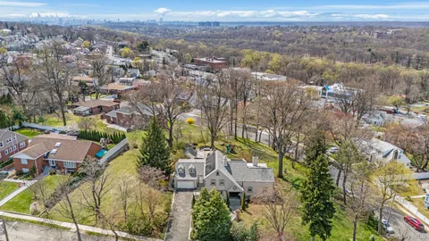 $1,399,000 | 191 Dunwoodie Street, Yonkers, NY 10704
