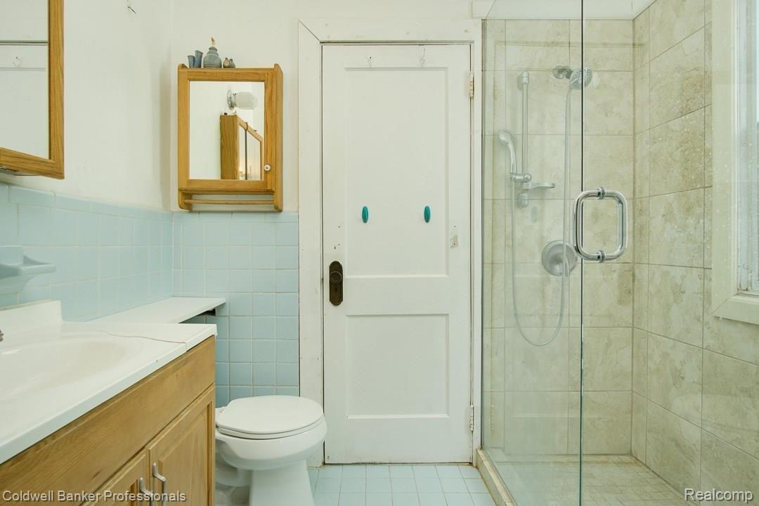 145 Highland Avenue Rochester, MI 48307 - Photo 17 of 23 145-Highland-016.jpg
