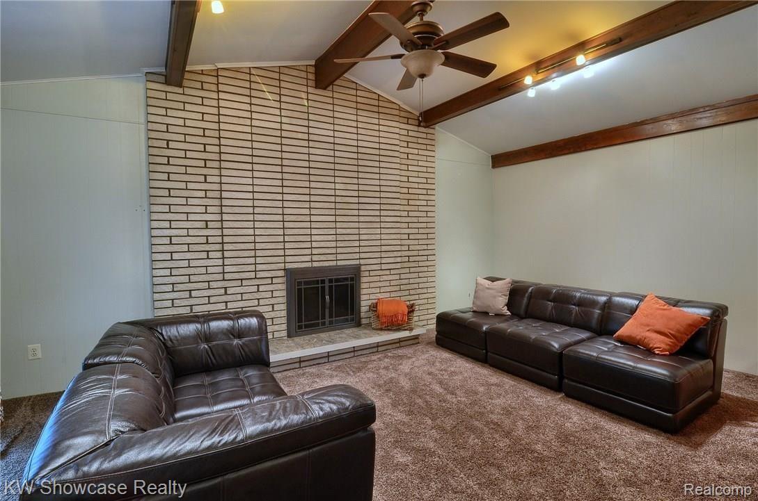 42916 Versailles Road Canton, MI 48187 - Photo 12 of 30 Family_Room.jpg