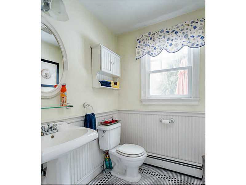 310 Lee Road South Kingstown, RI 02879 - Photo 13 of 25 Bathroom.
