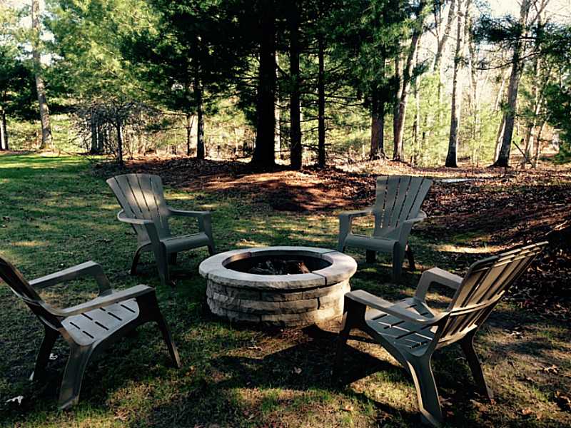 310 Lee Road South Kingstown, RI 02879 - Photo 24 of 25 Yard/Garden.