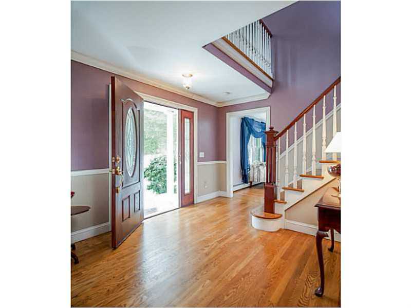 310 Lee Road South Kingstown, RI 02879 - Photo 3 of 25 Entry.